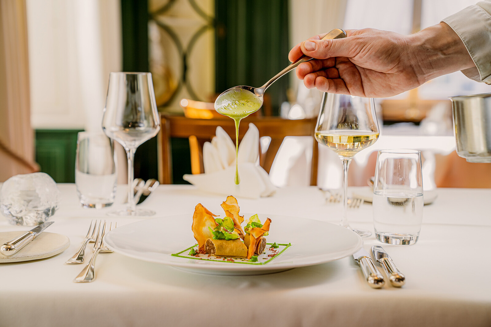 Eine Portion Cannelloni, serviert in einem Restaurant des Grand Resort Bad Ragaz. Einem Luxushotel in der Schweiz