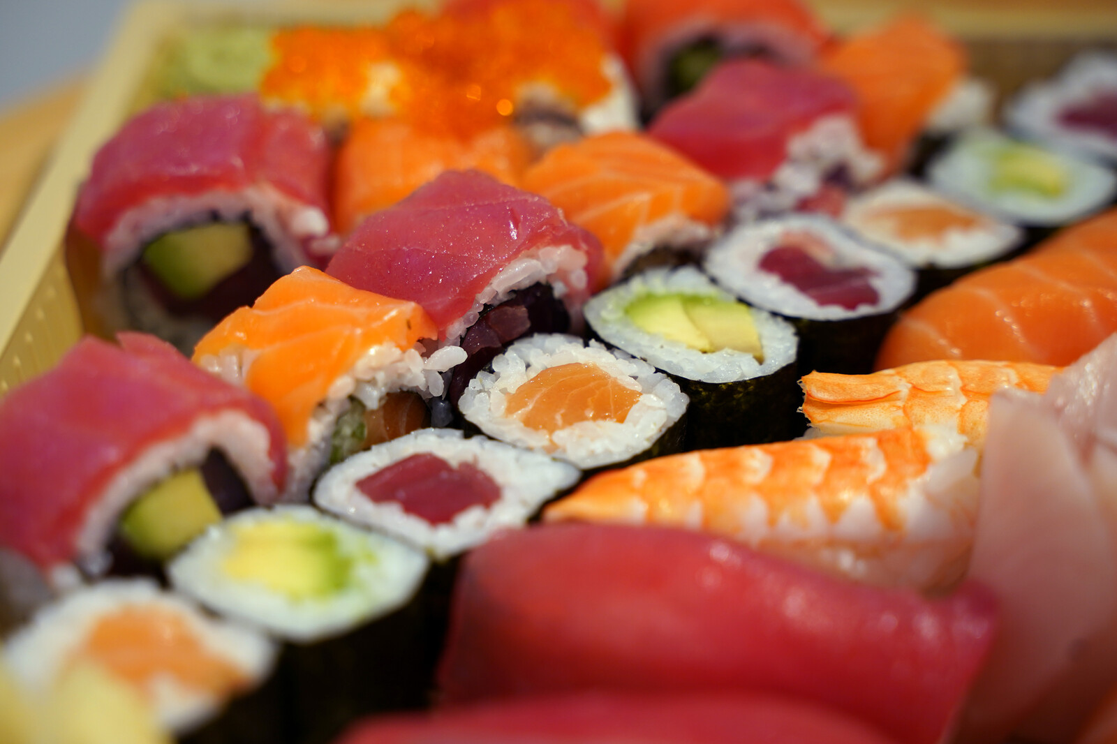 Sushi aus der Nähe. Die Sushi kammen aus dem Koiso, dem Sushi Take-away des Grand Resort Bad Ragaz.