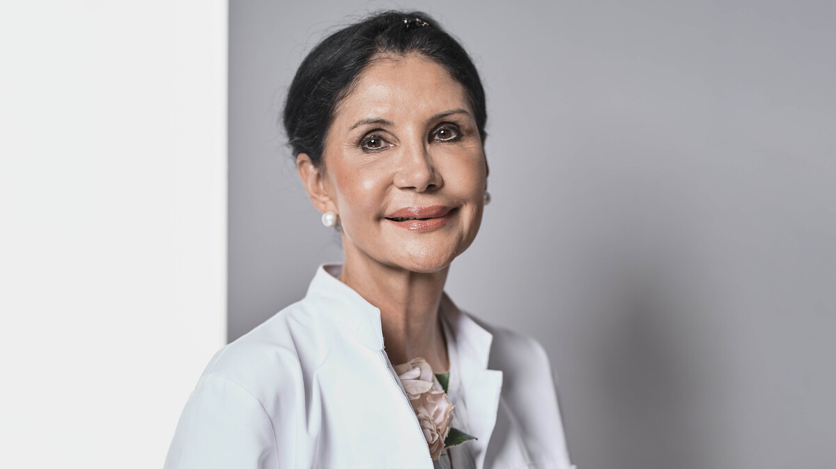 Ein Porträt von Dr. med. Brigitte Bollinger, Fachärztin FMH für Dermatologie und Venerologie, ästhetische Dermatologie, Laserspezialistin.