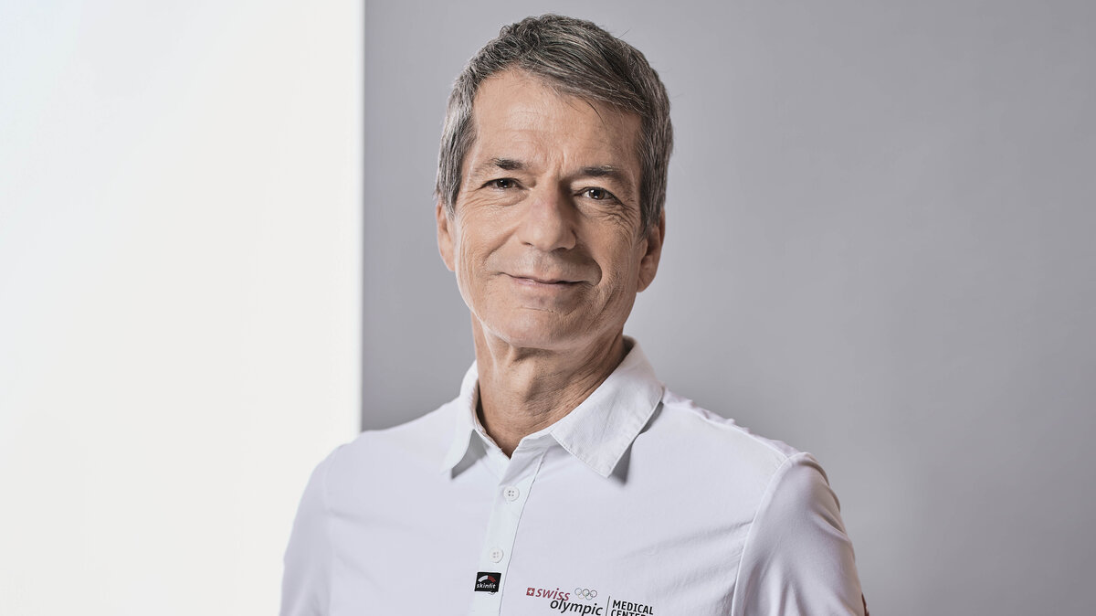 Ein Porträt von Dr. Matthias Fenzl, Facharzt Sportwissenschaft, Aqua-Therapie und -Training, Balneologie, Sportphysiologie.