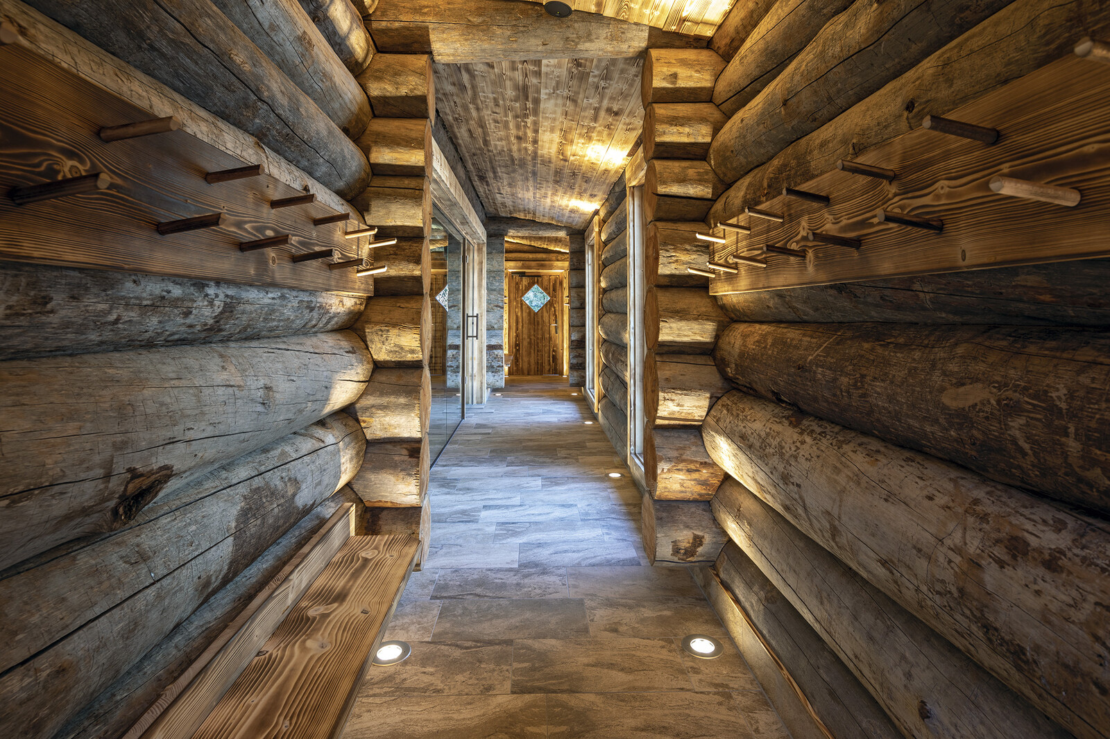 The anteroom of the Kelo relaxation room at Tamina Therme