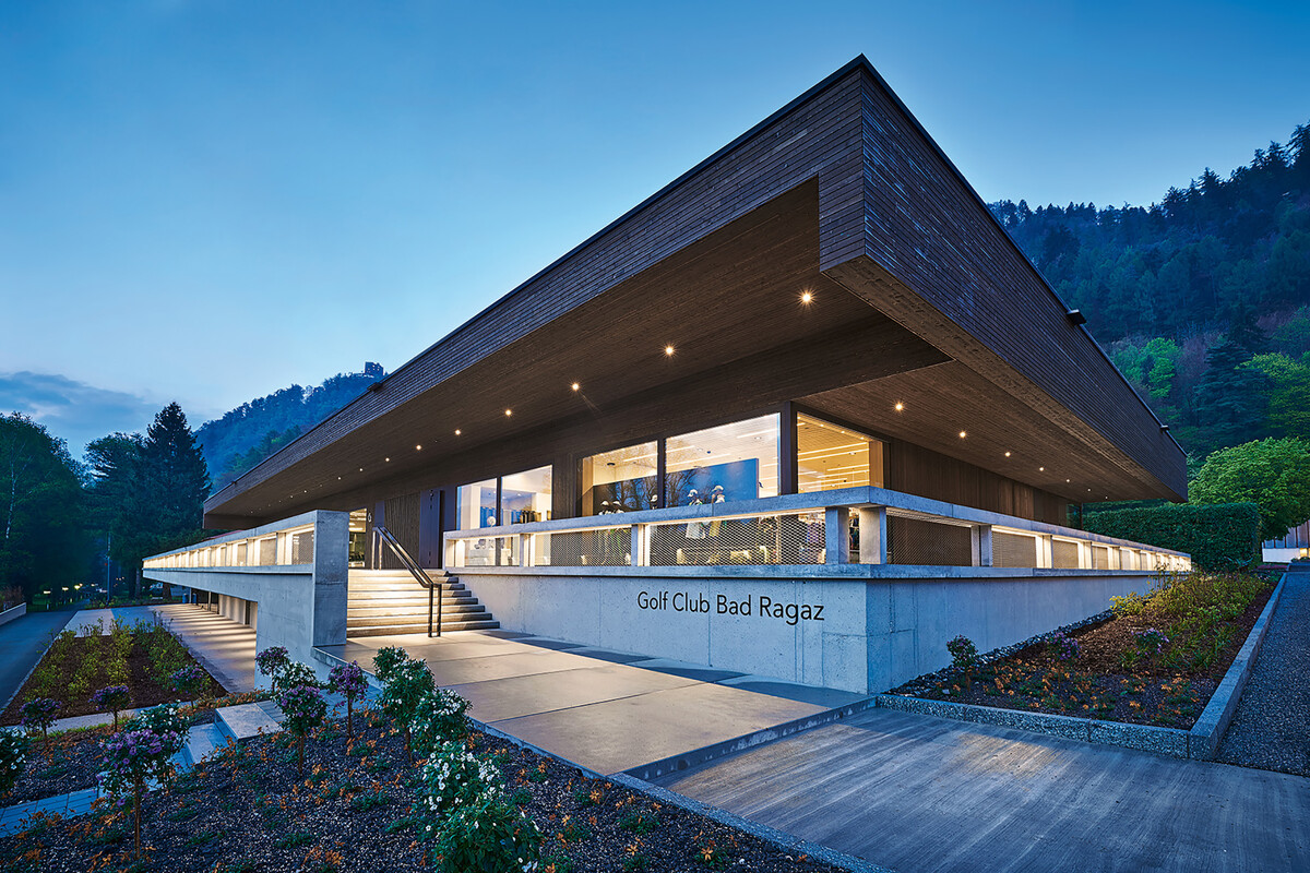 Exterior view of the modern Golf Club Bad Ragaz at night