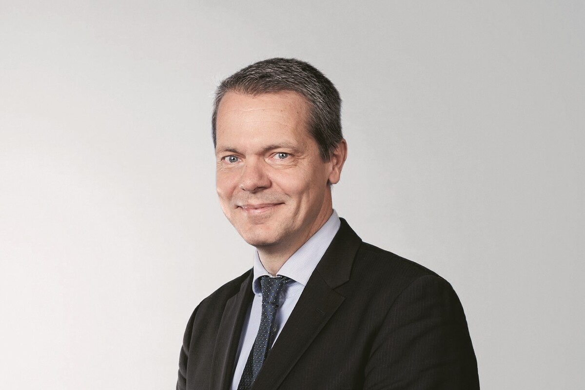 Prof. Dr. med. Stephan Vavricka war über acht Jahre als Chefarzt der Abteilung für Gastroenterologie/Hepatologie am Stadtspital Triemli tätig. Unter anderem setzte er sich in Chicago mit der Forschung des Mikrobioms auseinander und leitet seit 2017 eine eigene Praxis in Zürich.